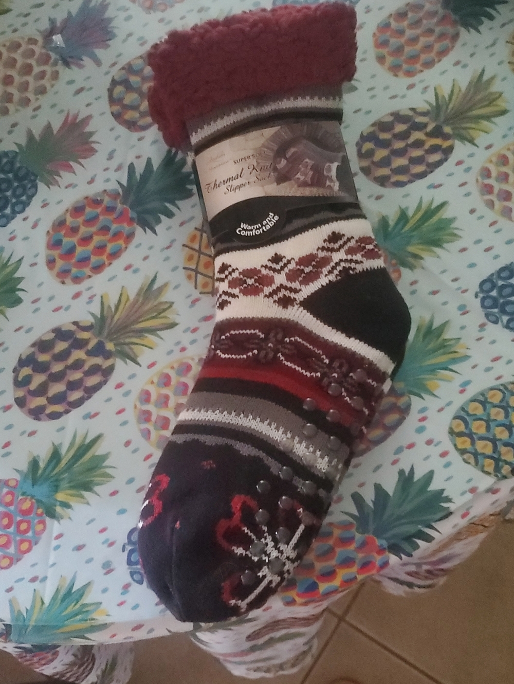 Cozy Thermal Fleece-Lined Men's Grip Socks - Black & Burgundy